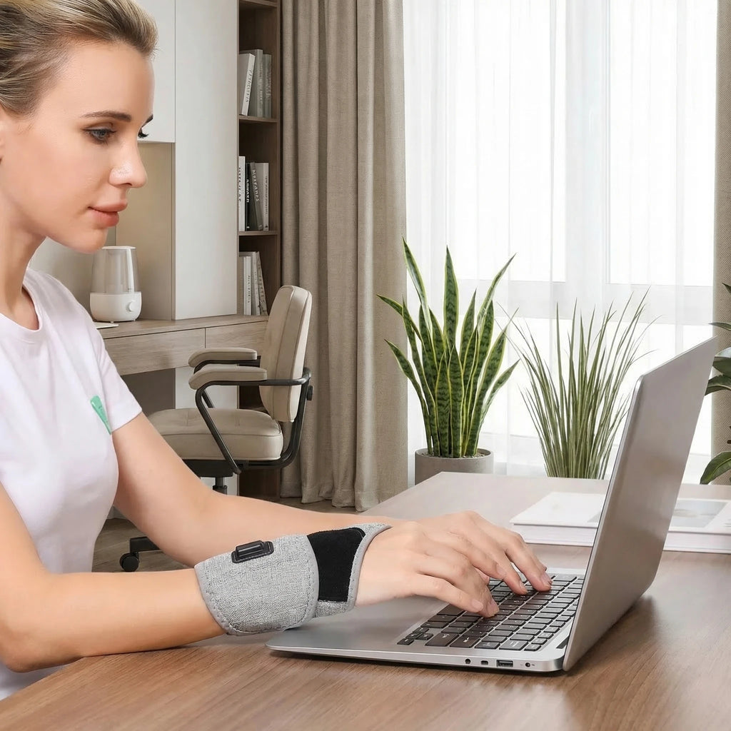 Heated Wrist Wrap Electric Heated Wrist Brace for Women And Men with 3 Heat Settings - Electric Wrist Heating Pad Wrist Warmer